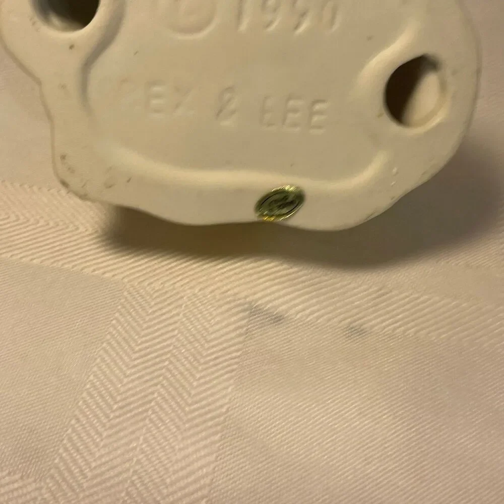 1990 NOMA Dickensville Porcelain Apple Stand #6114 Christmas Village Boxed